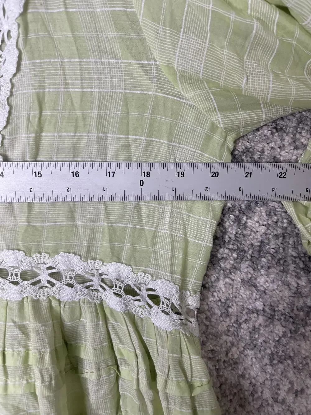Free People Blouse Womens Small Green Plaid Boho Tunic Peasant Lace Trim Top